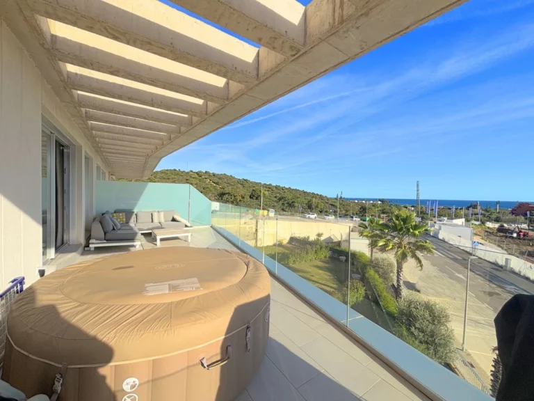 R4901587 | Penthouse in Estepona – € 399,000 – 2 beds, 2 baths