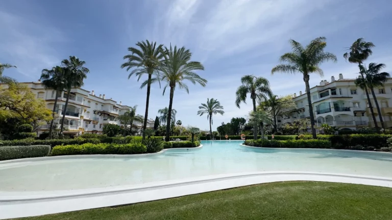 R5034214 | Ground Floor Apartment in Marbella – € 995,000 – 4 beds, 3 baths