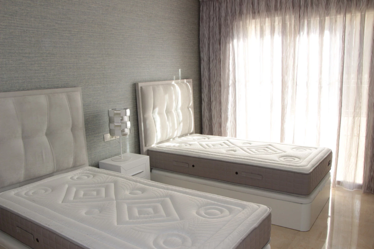 8-e64a9055bba3e77ac8aca3b893cdf826