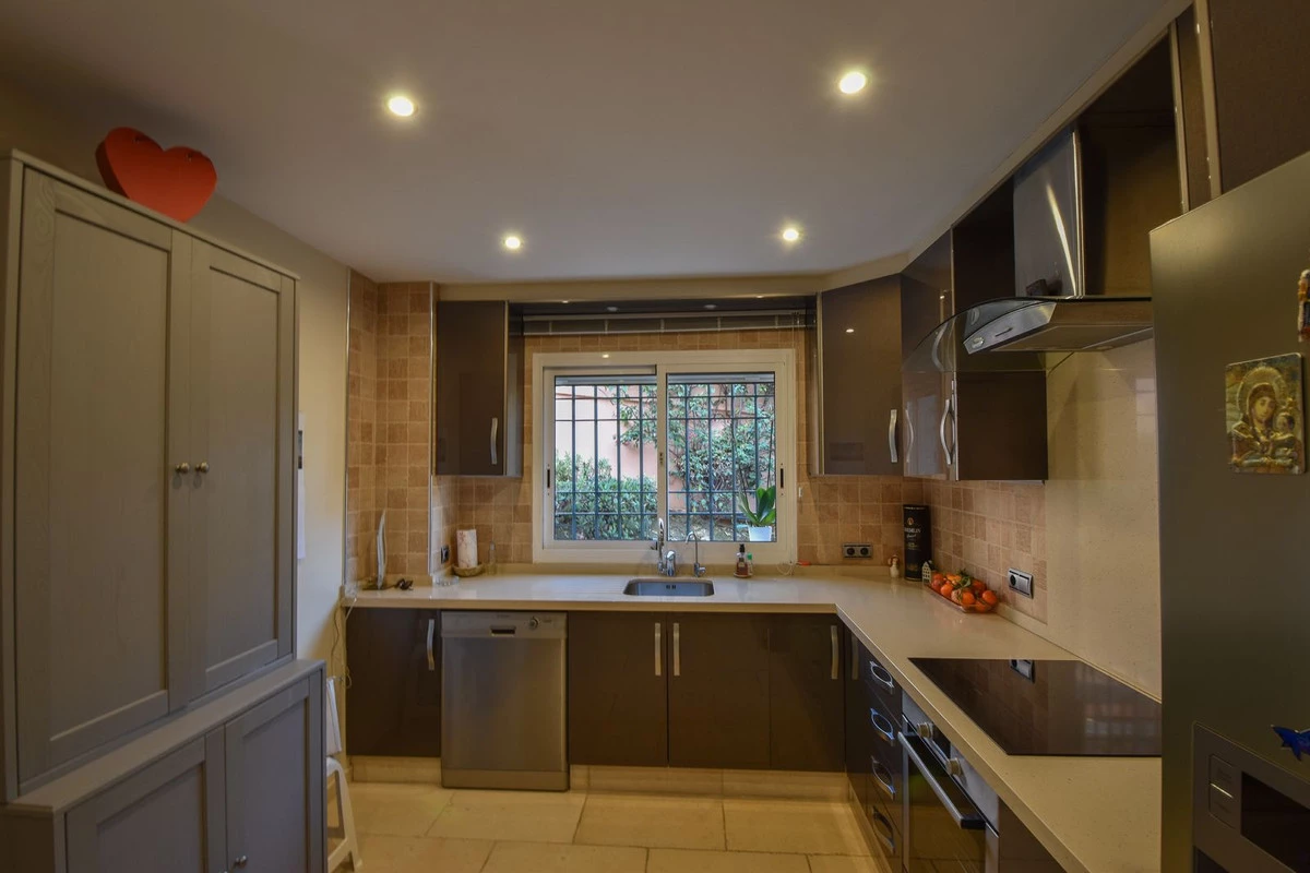 9-467d0cee5b725f3ef65f102a0c2e69c0