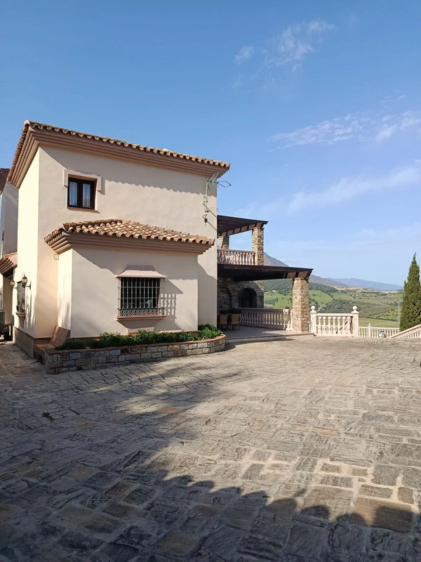 2-5bd7b9d04b45e33852eaf0ec6670150d