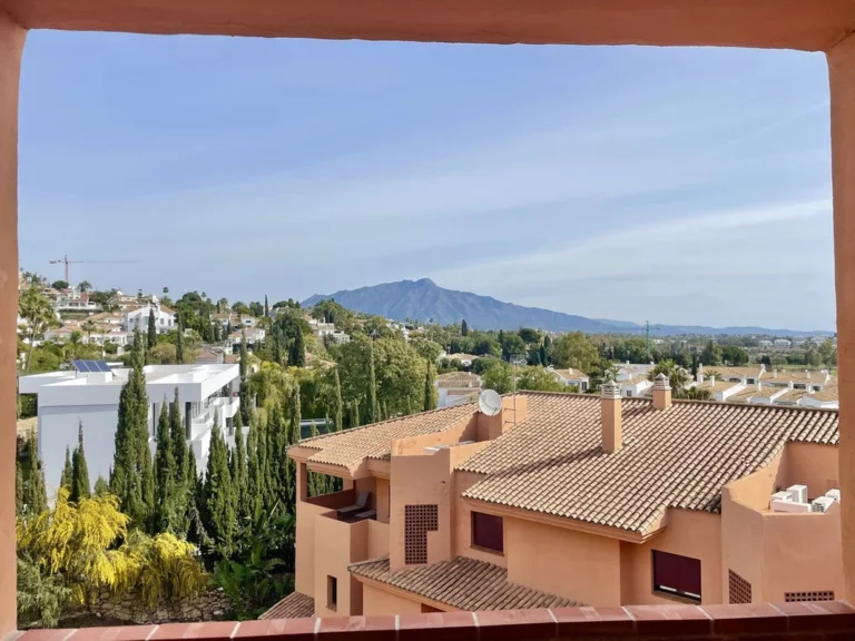 R4880038 | Middle Floor Apartment in Benahavís – € 255,000 – 1 beds, 1 baths