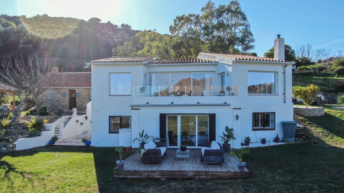 2-5bd7b9d04b45e33852eaf0ec6670150d