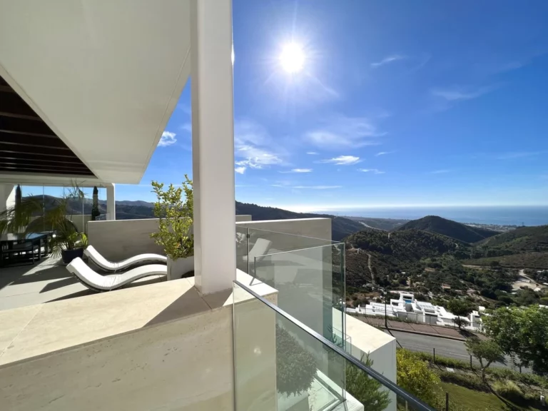 R4871446 | Penthouse in Marbella – € 3,490,000 – 3 beds, 5 baths