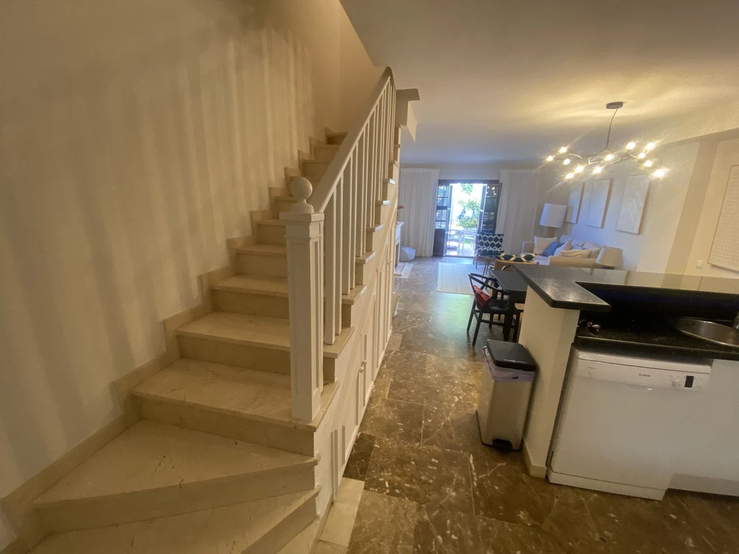 7-aa4cc561180b369757c0bb4af9886cd3