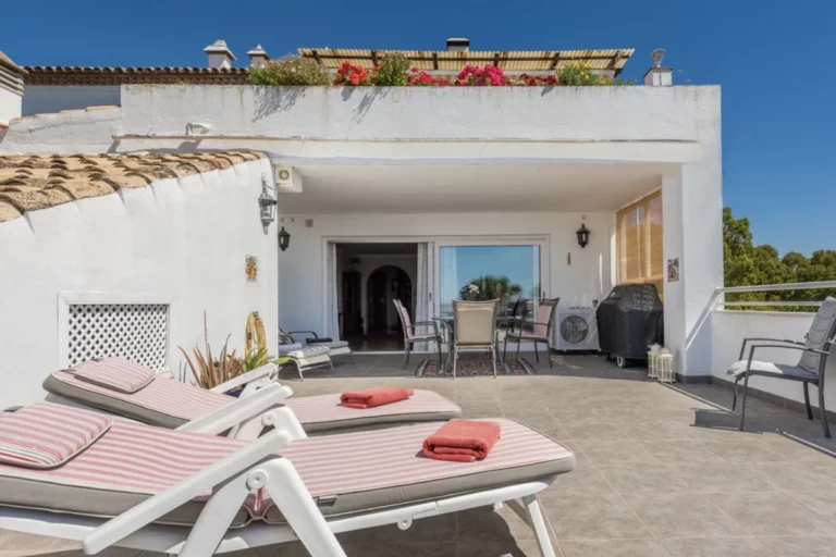 R4937983 | Middle Floor Apartment in Atalaya – € 679,000 – 4 beds, 4 baths