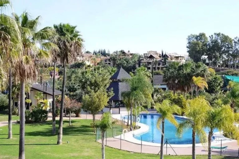 R5062618 | Middle Floor Apartment in Estepona – € 390,000 – 2 beds, 2 baths