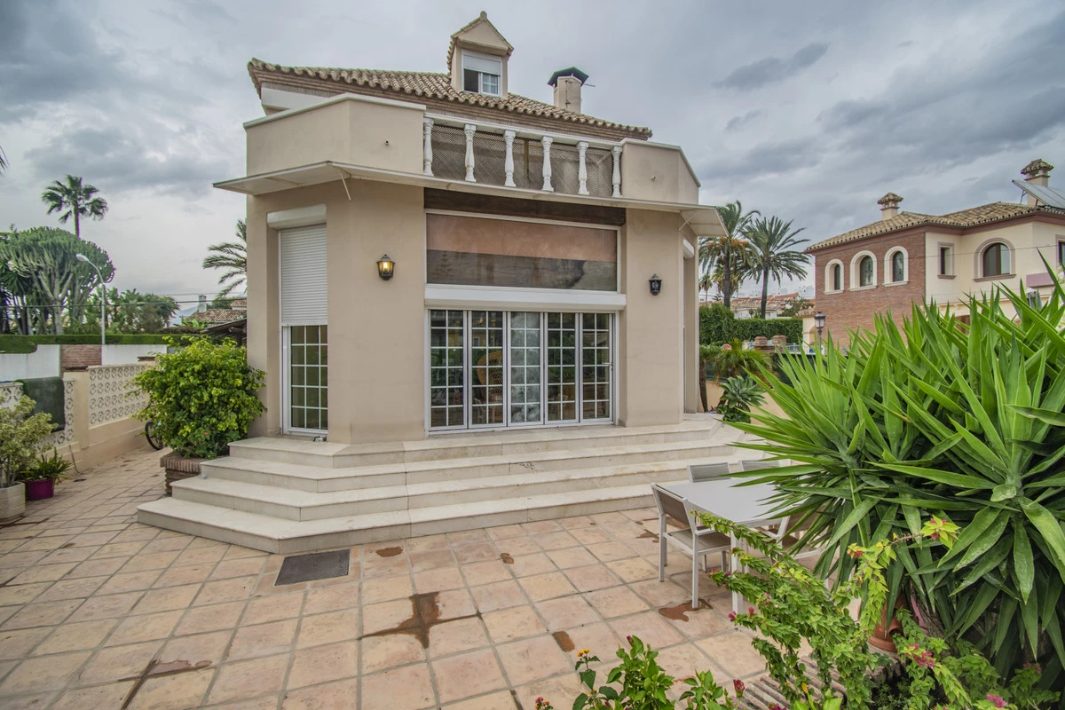 7-aa4cc561180b369757c0bb4af9886cd3