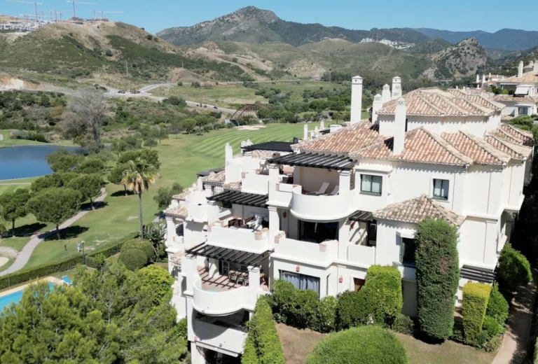 R5050144 | Middle Floor Apartment in Benahavís – € 535,000 – 2 beds, 2 baths