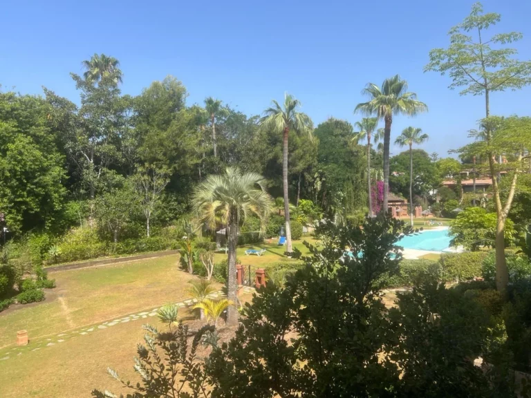 R4850005 | Middle Floor Apartment in Guadalmina Baja – € 770,000 – 3 beds, 2 baths