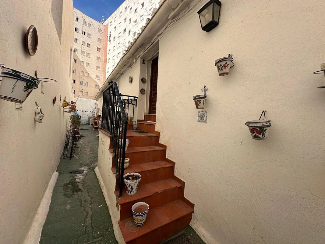 2-5bd7b9d04b45e33852eaf0ec6670150d