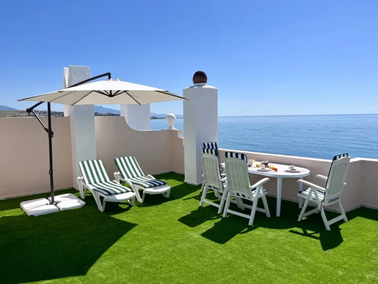 R4761040 | Penthouse Duplex in Estepona – € 798,000 – 2 beds, 2 baths