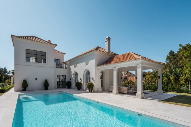 R5023585 | Detached Villa in Nueva Andalucía – € 4,595,000 – 4 beds, 5.5 baths