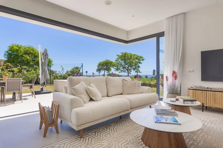 R5014705 | Semi-Detached House in Casares Playa – € 950,000 – 4 beds, 3 baths