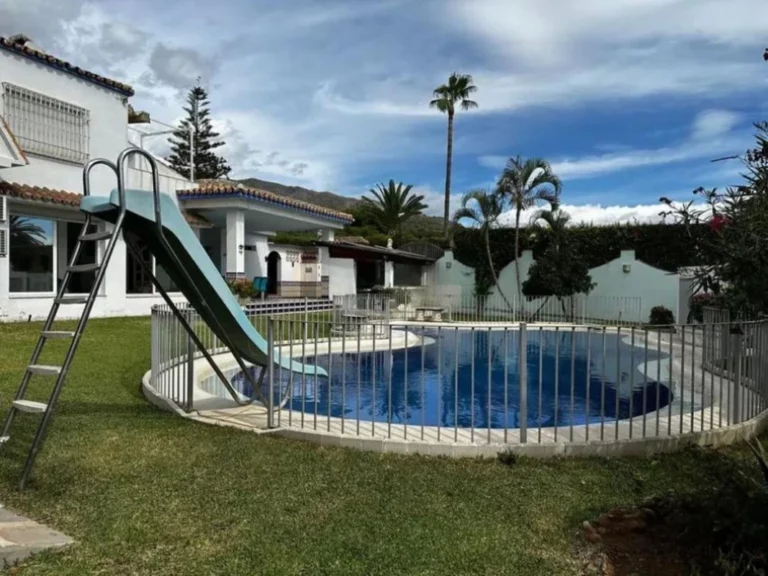 R4862818 | Detached Villa in Marbella – € 1,250,000 – 5 beds, 4 baths