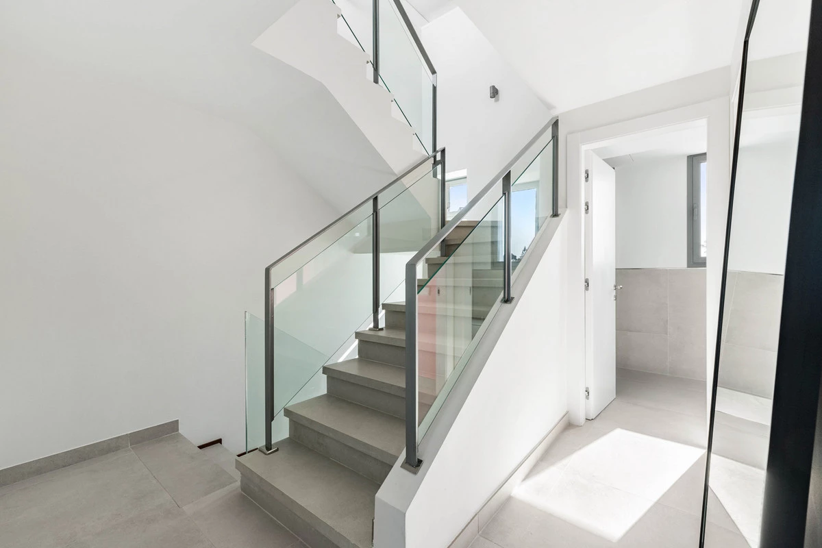 7-aa4cc561180b369757c0bb4af9886cd3