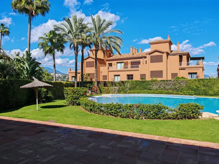 R5005735 | Ground Floor Apartment in Estepona – € 420,000 – 2 beds, 2 baths