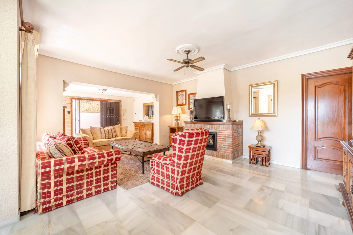 7-aa4cc561180b369757c0bb4af9886cd3