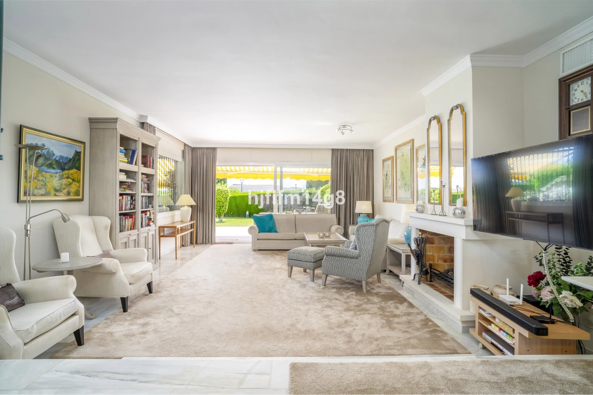 4-c23c0f86247804fa50226aecd8b0b2c8