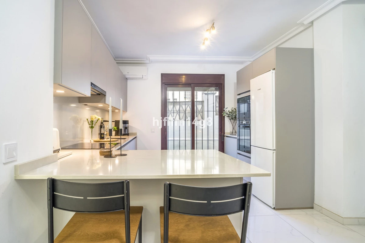 8-e64a9055bba3e77ac8aca3b893cdf826