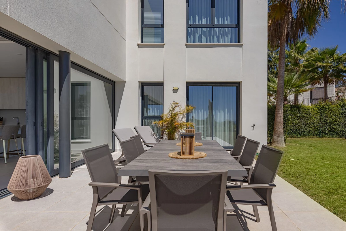 8-e64a9055bba3e77ac8aca3b893cdf826