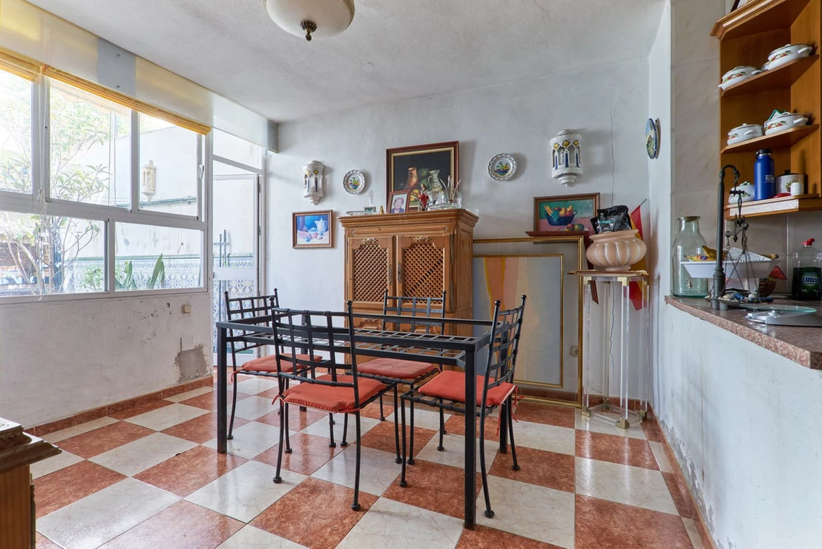 8-e64a9055bba3e77ac8aca3b893cdf826