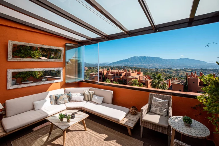 R5032465 | Penthouse Duplex in Marbella – € 699,000 – 3 beds, 3 baths