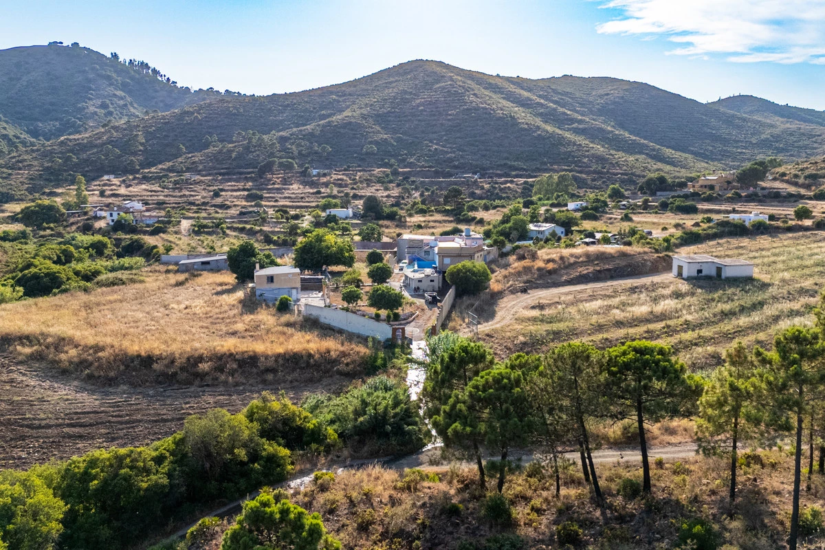 4-c23c0f86247804fa50226aecd8b0b2c8