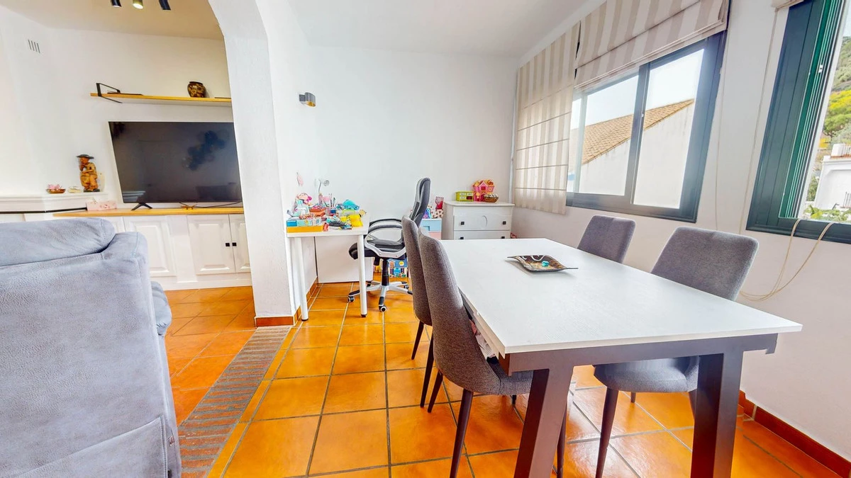 4-c23c0f86247804fa50226aecd8b0b2c8