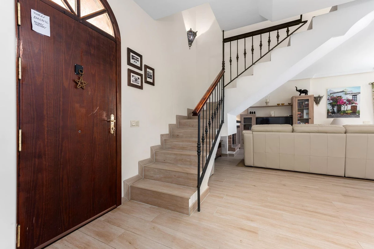 2-5bd7b9d04b45e33852eaf0ec6670150d