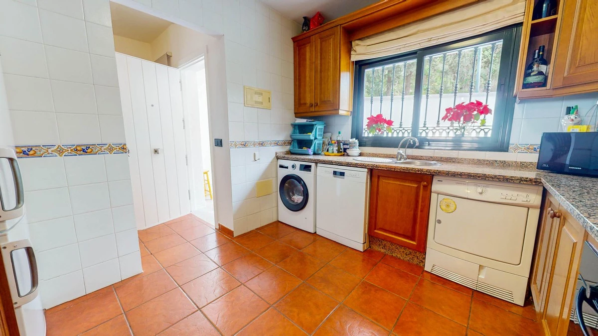 8-e64a9055bba3e77ac8aca3b893cdf826