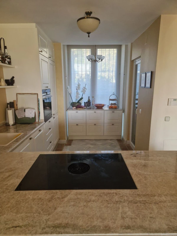 8-e64a9055bba3e77ac8aca3b893cdf826