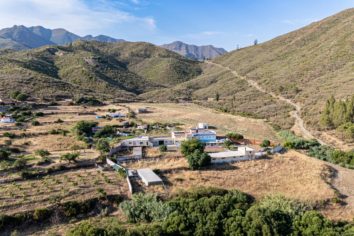 2-5bd7b9d04b45e33852eaf0ec6670150d