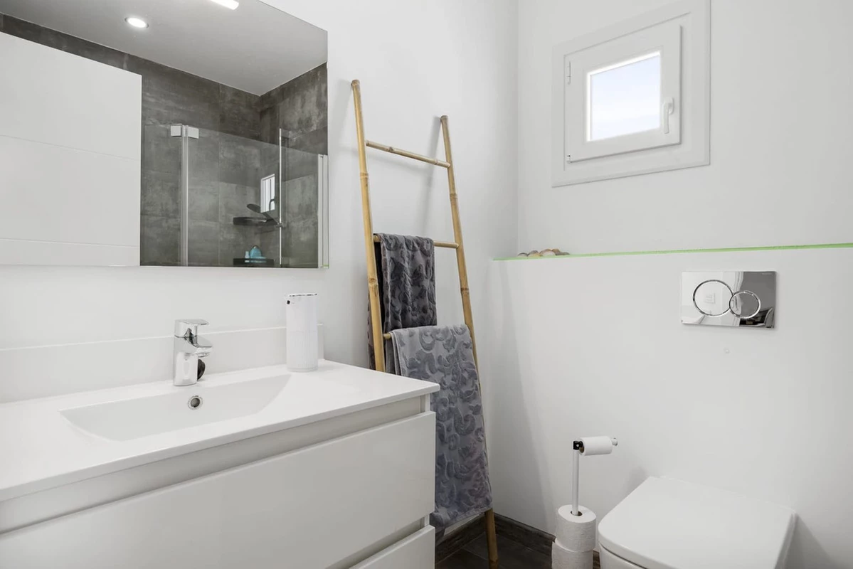 9-467d0cee5b725f3ef65f102a0c2e69c0