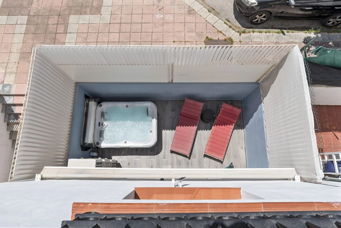 2-5bd7b9d04b45e33852eaf0ec6670150d