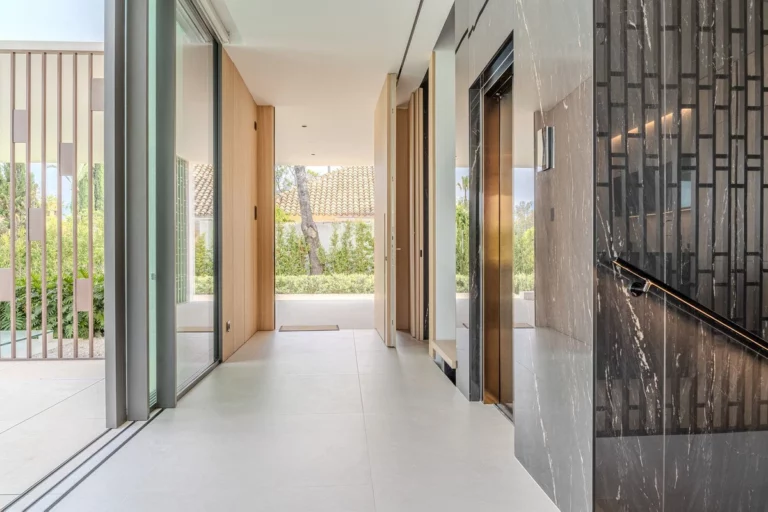 R5140960 | Semi-Detached House in Nueva Andalucía – € 4,700,000 – 4 beds, 4.5 baths