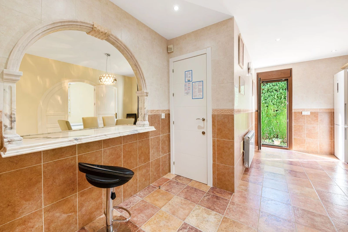 9-467d0cee5b725f3ef65f102a0c2e69c0