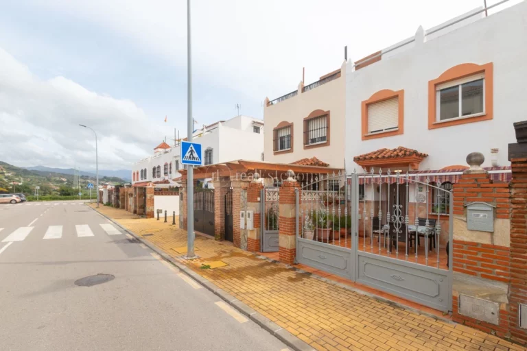 MZD0141 | Town House in Estepona – € 530,000 – 3 beds, 2 baths