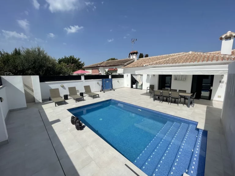 R5143783 | Detached Villa in San Pedro de Alcántara – € 1,395,000 – 3 beds, 3 baths