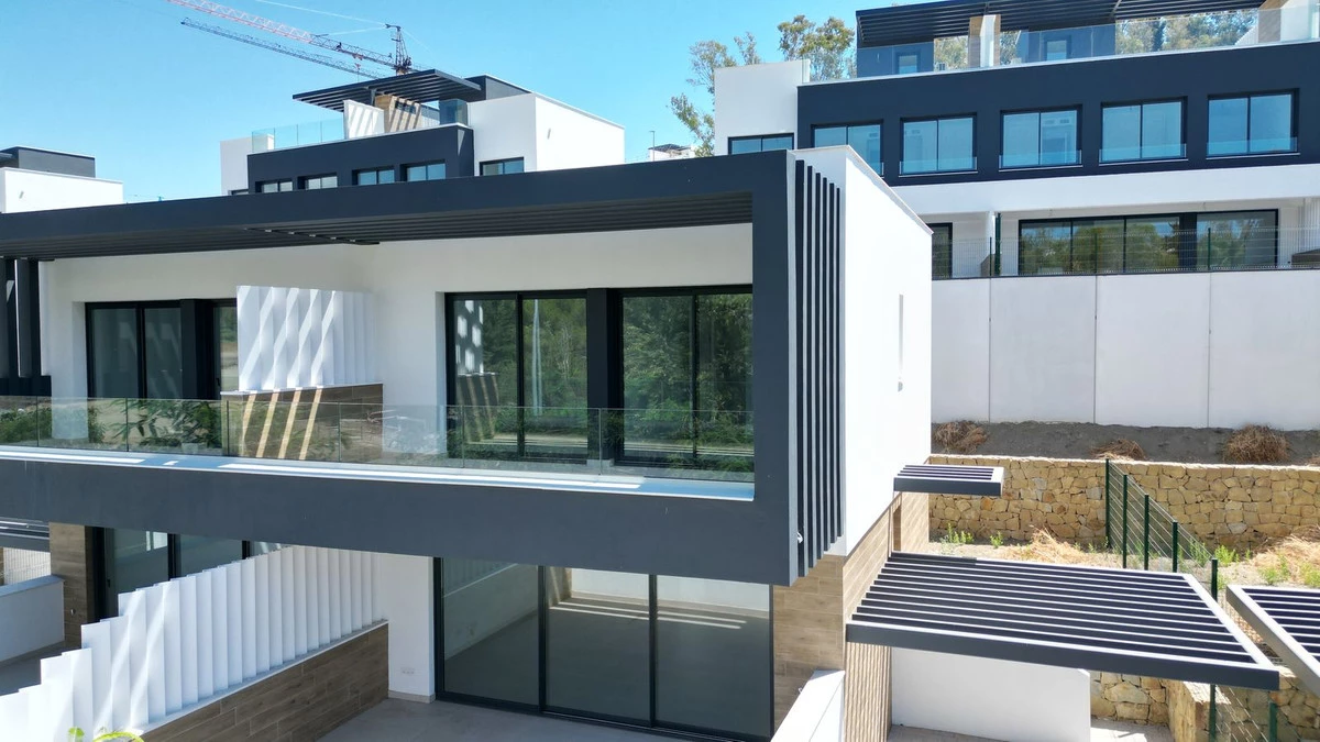 2-5bd7b9d04b45e33852eaf0ec6670150d