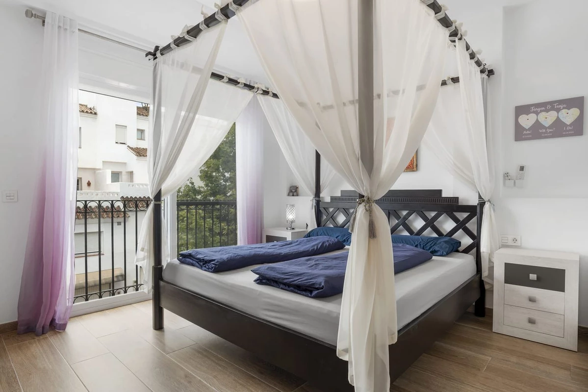 8-e64a9055bba3e77ac8aca3b893cdf826