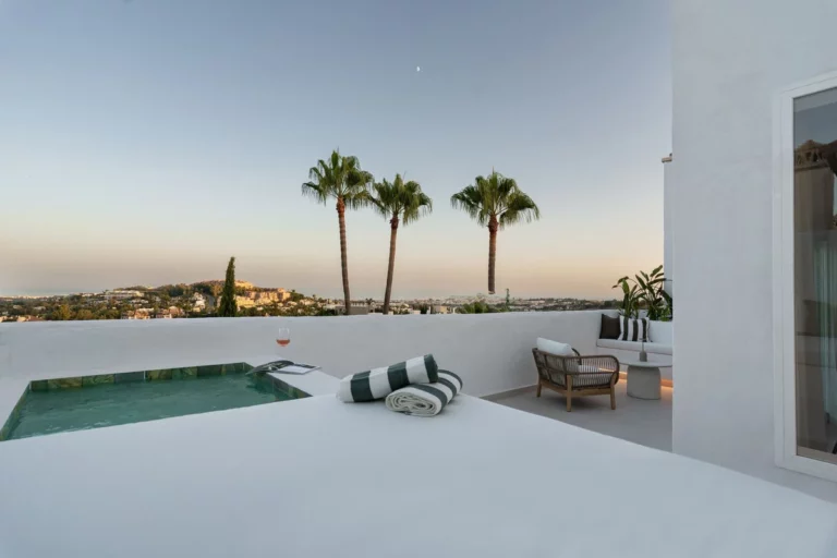 R5132626 | Penthouse Duplex in Nueva Andalucía – € 1,795,000 – 3 beds, 4 baths