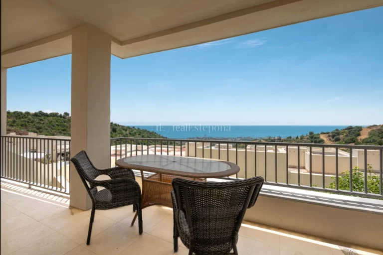 A0032 | Apartment in Marbella East – € 650,000 – 3 beds, 3 baths