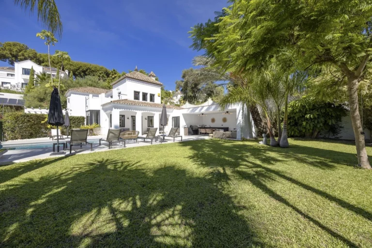 R4848973 | Detached Villa in El Paraiso – € 1,998,000 – 5 beds, 4 baths