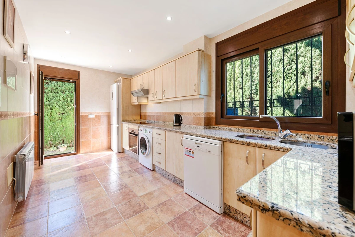 7-aa4cc561180b369757c0bb4af9886cd3