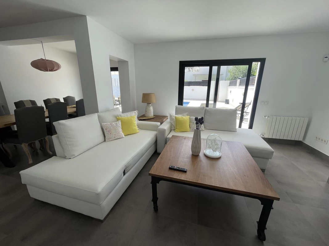 8-e64a9055bba3e77ac8aca3b893cdf826