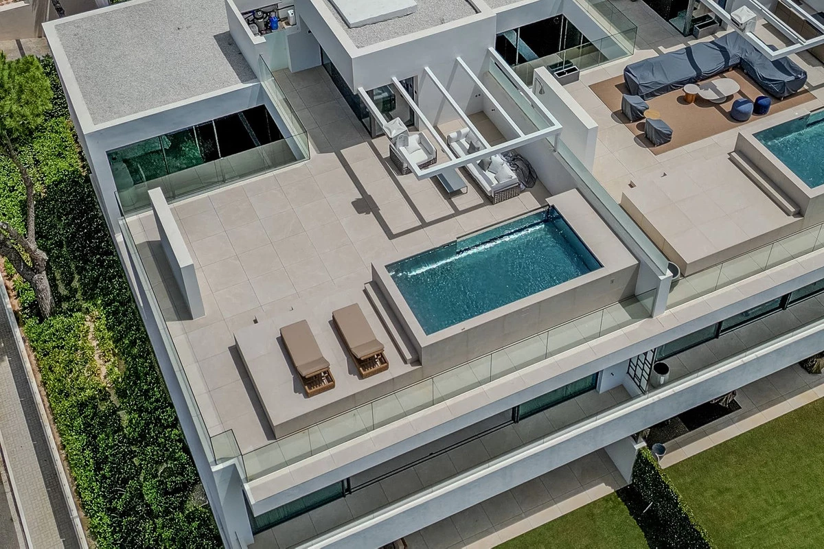 2-5bd7b9d04b45e33852eaf0ec6670150d