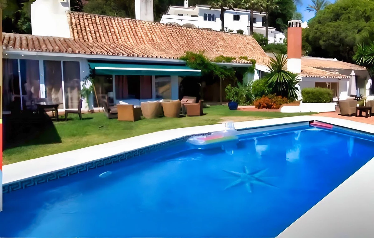 4-c23c0f86247804fa50226aecd8b0b2c8