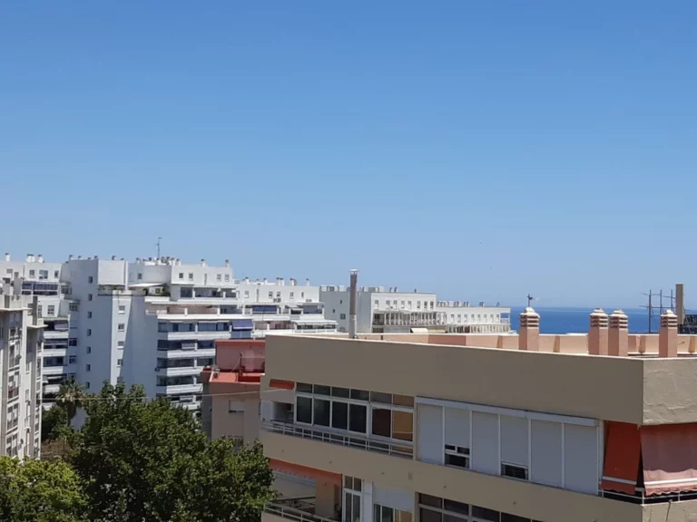 R5143774 | Top Floor Apartment in Marbella – € 415,000 – 2 beds, 1 baths
