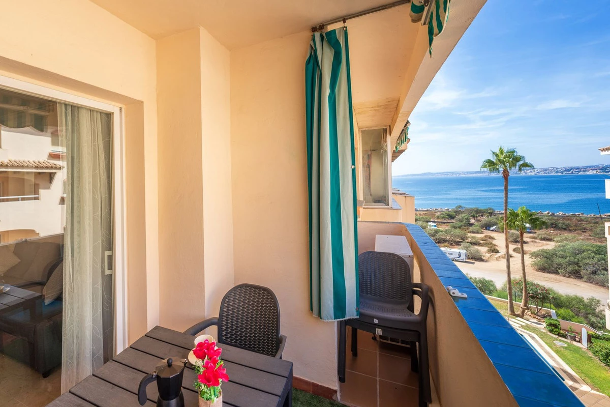 1-7980e48d732b6fc85c14b43b94d2aa54